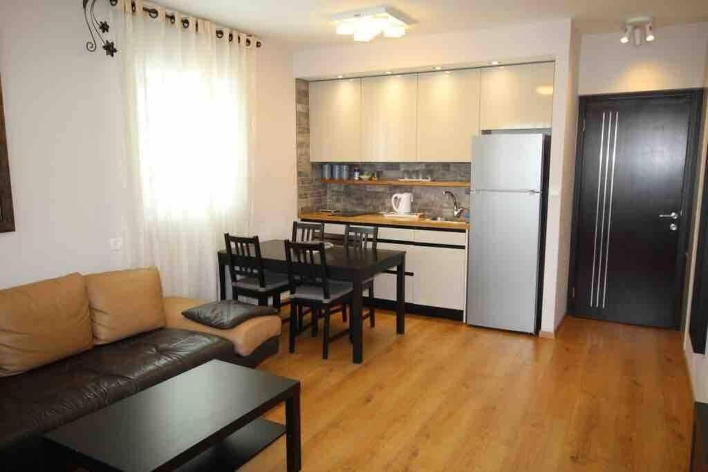 Royal Apartments , Blvd Nitza 8 Нетания Экстерьер фото
