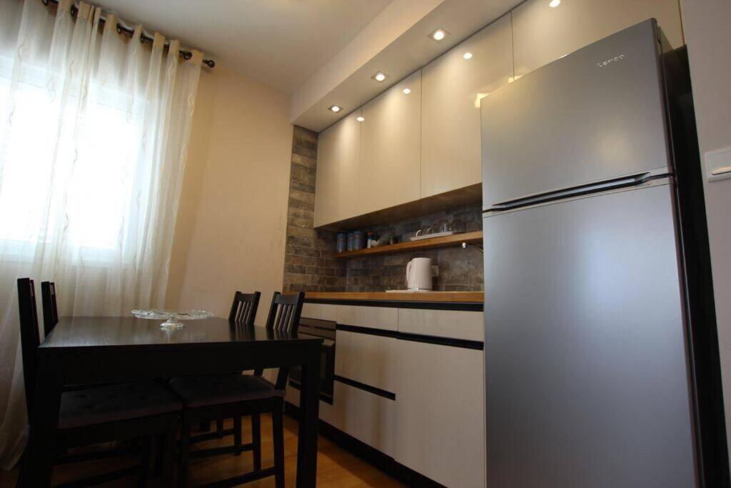 Royal Apartments , Blvd Nitza 8 Нетания Экстерьер фото